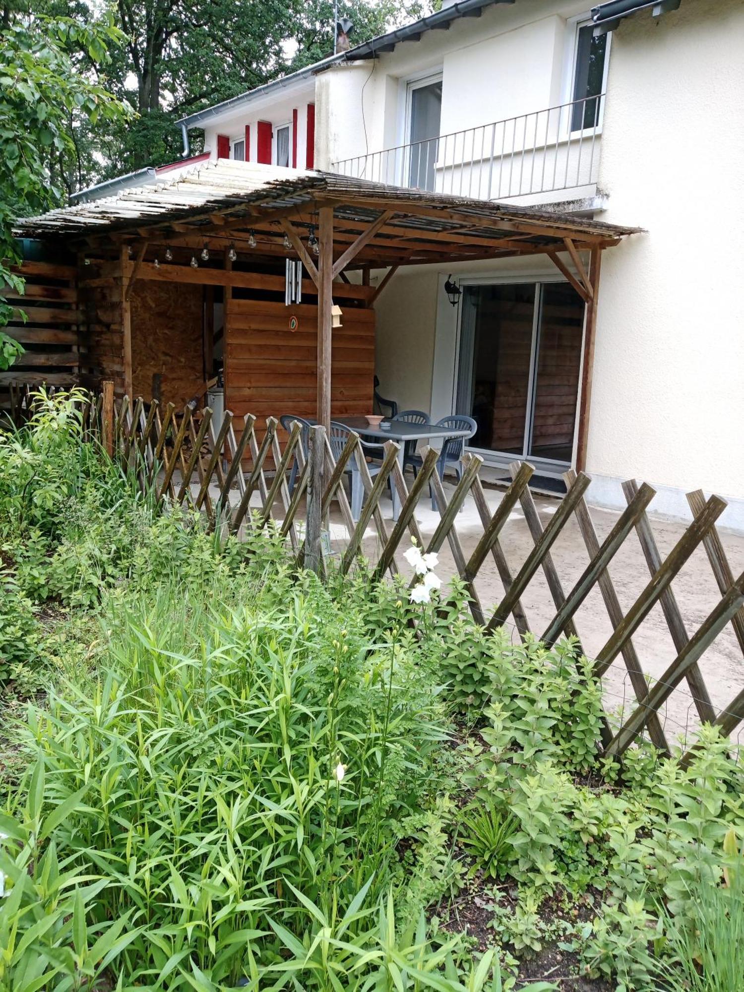 Maison Pres Des Bois Joué-lés-Tours Exterior foto